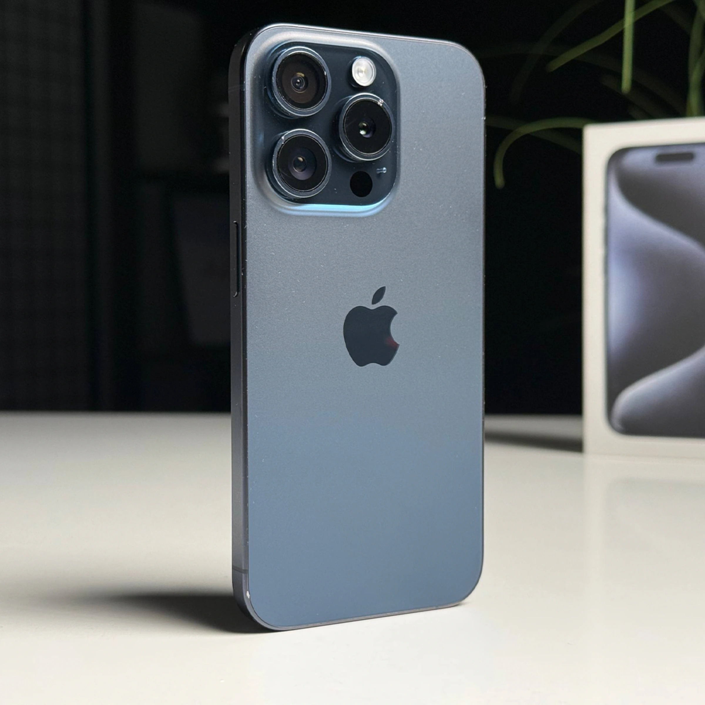 ВЖИВАНИЙ Б/У Apple iPhone 15 Pro 512GB Blue Titanium (MTVA3) - Стан: гарний | Акумулятор: 87% | Комплектація: повний | Гарантія: 3 міс.