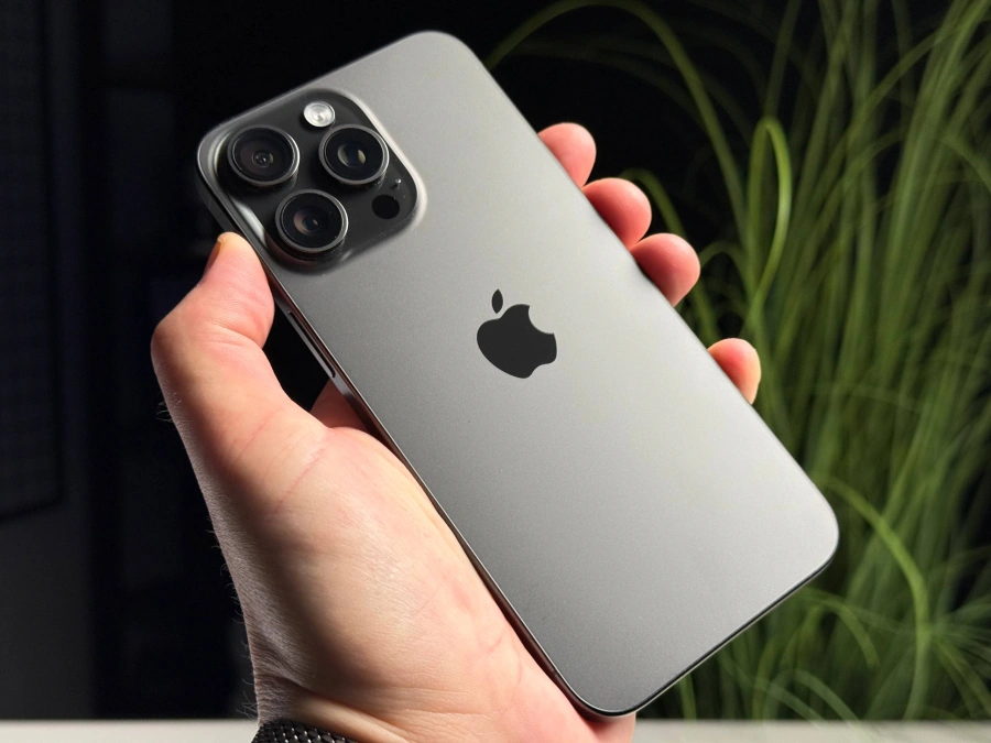 ВЖИВАНИЙ Б/У Apple iPhone 15 Pro Max 256GB Black Titanium (MU773) - Стан: гарний | Акумулятор: 100% | Комплектація: iPhone, кабель | Гарантія: 3 міс.