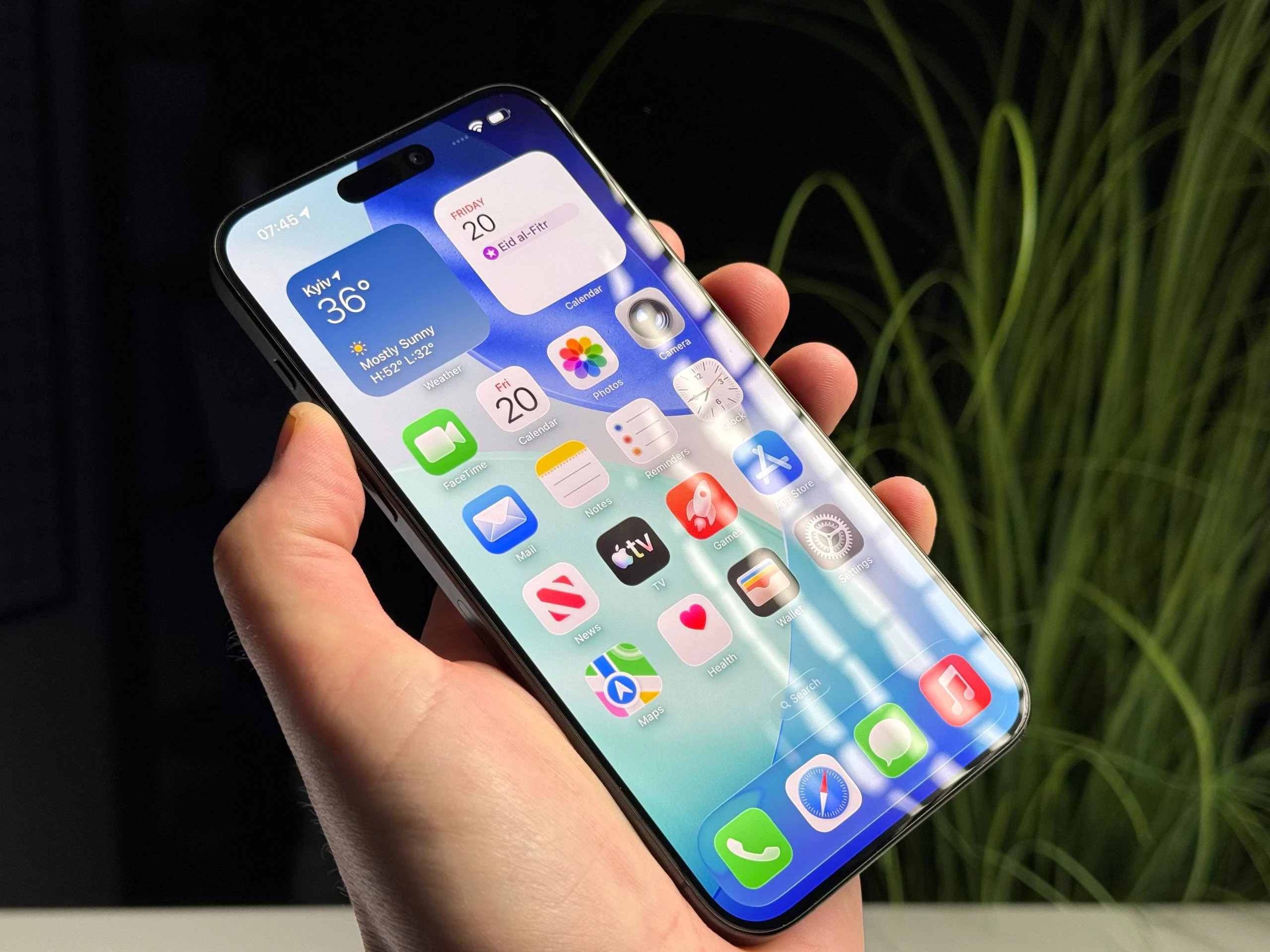 ВЖИВАНИЙ Б/У Apple iPhone 15 Pro Max 256GB Black Titanium (MU773) - Состояние: хороший | Аккумулятор: 100% | Комплектация: iPhone, кабель | Гарантия: 3 мес.