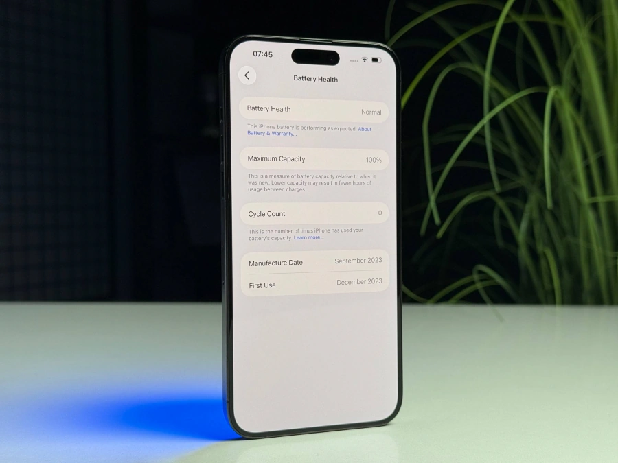 ВЖИВАНИЙ Б/У Apple iPhone 15 Pro Max 256GB Black Titanium (MU773) - Стан: гарний | Акумулятор: 100% | Комплектація: iPhone, кабель | Гарантія: 3 міс.