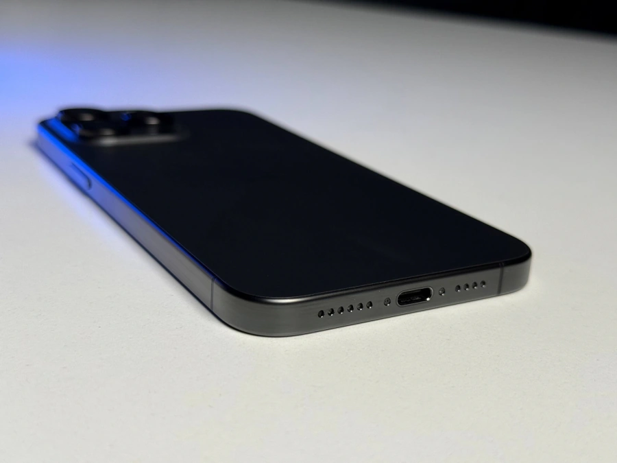 ВЖИВАНИЙ Б/У Apple iPhone 15 Pro Max 256GB Black Titanium (MU773) - Стан: гарний | Акумулятор: 100% | Комплектація: iPhone, кабель | Гарантія: 3 міс.
