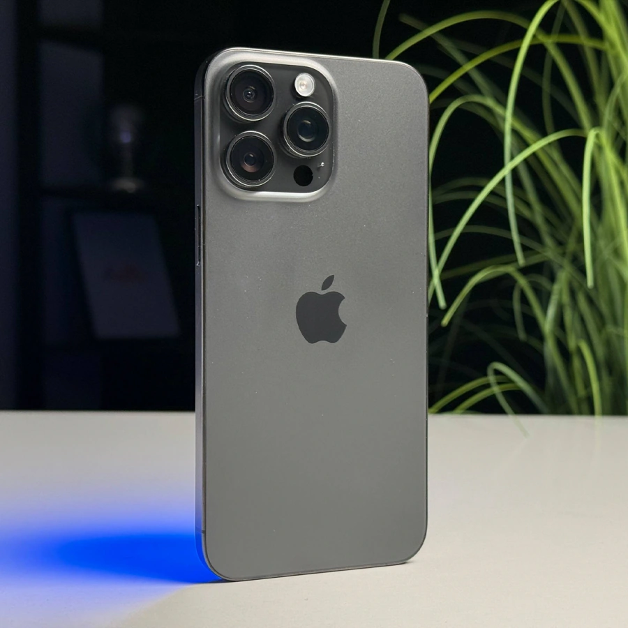 ВЖИВАНИЙ Б/У Apple iPhone 15 Pro Max 256GB Black Titanium (MU773) - Стан: гарний | Акумулятор: 100% | Комплектація: iPhone, кабель | Гарантія: 3 міс.