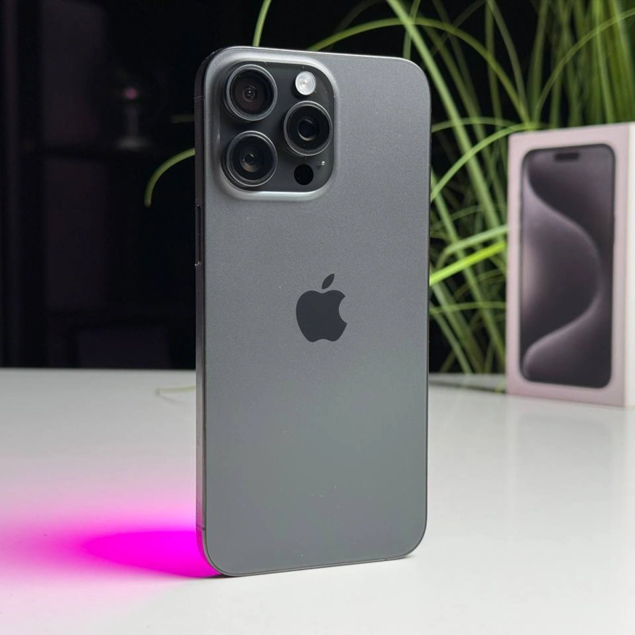 ВЖИВАНИЙ Б/У Apple iPhone 15 Pro Max 256GB Black Titanium (MU773) - Стан: гарний | Акумулятор: 89% | Комплектація: повний | Гарантія: 3 міс.