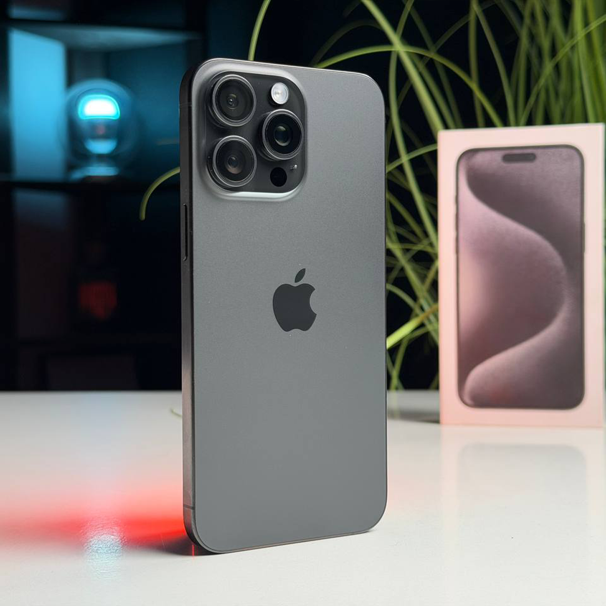 ВЖИВАНИЙ Б/У Apple iPhone 15 Pro Max 256GB Black Titanium (MU773) - Стан: гарний | Акумулятор: 98% | Комплектація: повний | Гарантія: 3 міс.