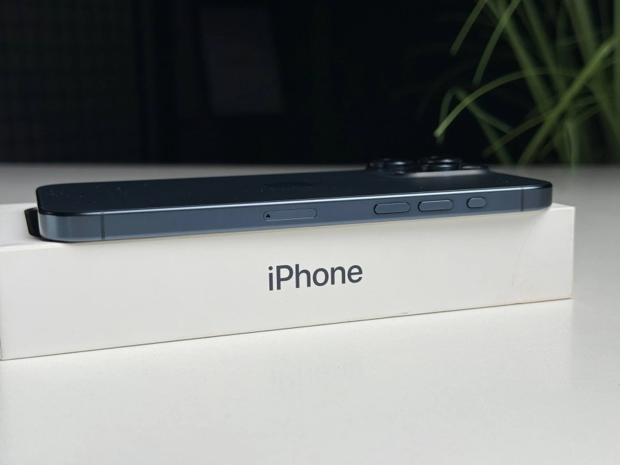 ВЖИВАНИЙ Б/У Apple iPhone 15 Pro Max 256GB Blue Titanium (MU7A3) - Стан: гарний | Акумулятор: 100% | Комплектація: повний | Гарантія: 3 міс.