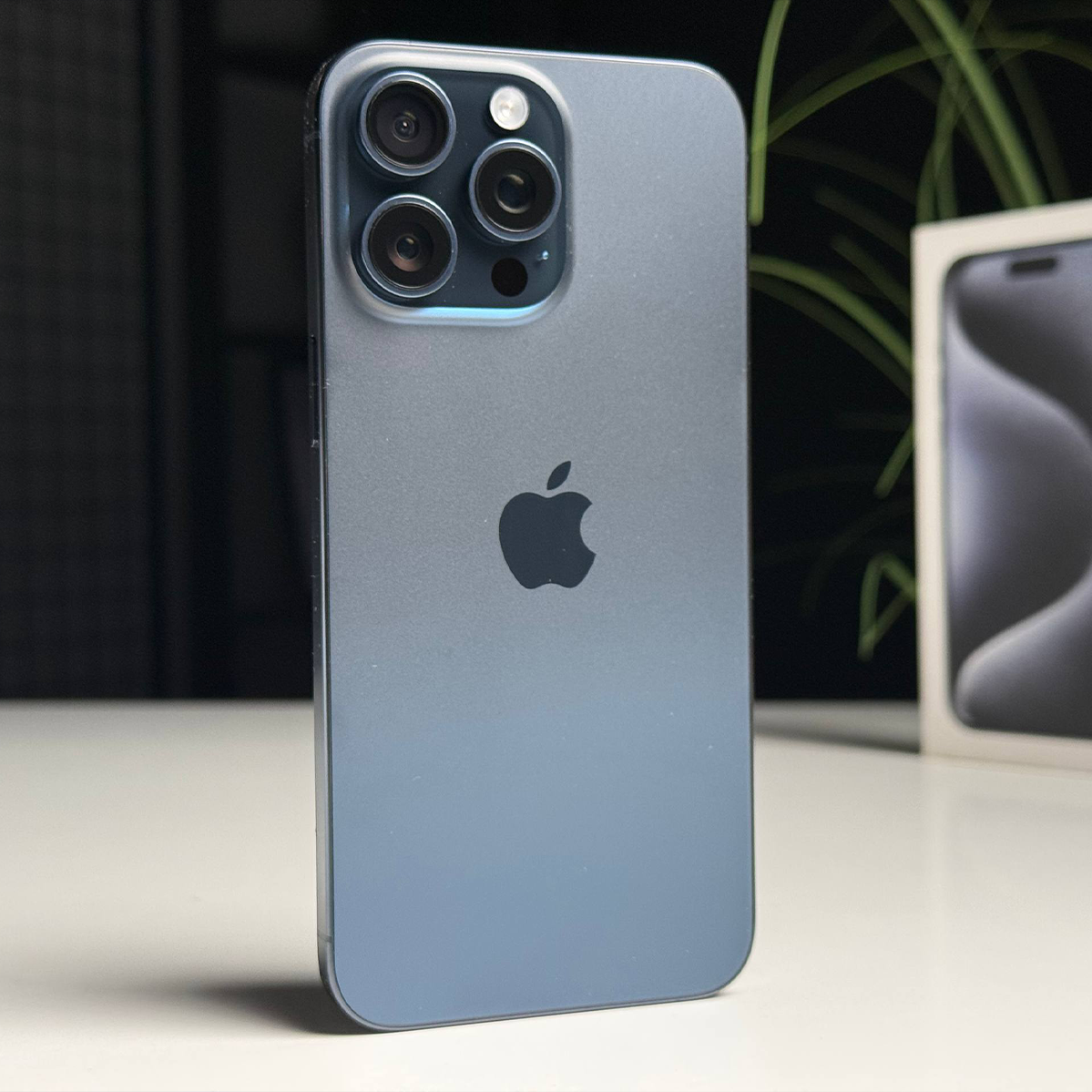 ВЖИВАНИЙ Б/У Apple iPhone 15 Pro Max 256GB Blue Titanium (MU7A3) - Стан: гарний | Акумулятор: 100% | Комплектація: повний | Гарантія: 3 міс.