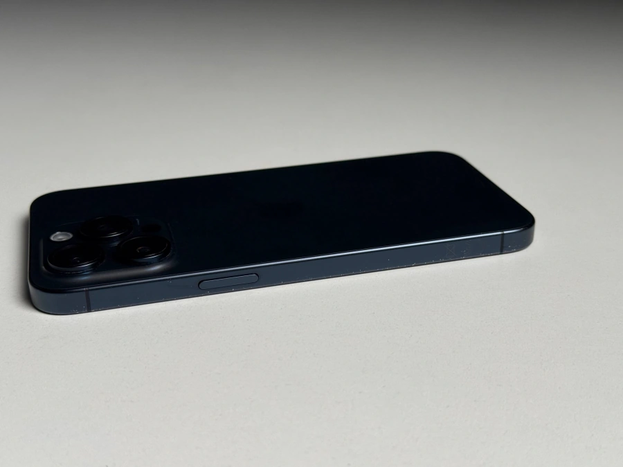 ВЖИВАНИЙ Б/У Apple iPhone 15 Pro Max 256GB Blue Titanium (MU7A3) - Стан: гарний | Акумулятор: 100% | Комплектація: iPhone, кабель | Гарантія: 3 міс.