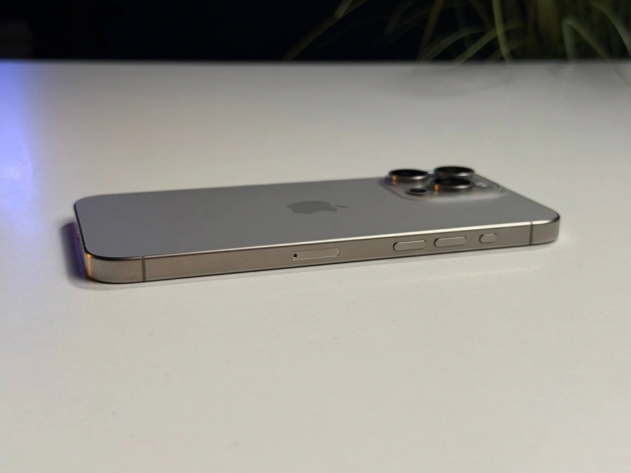 ВЖИВАНИЙ Б/У Apple iPhone 15 Pro Max 256GB Natural Titanium (MU793) - Стан: гарний | Акумулятор: 89% | Комплектація: iPhone, кабель | Гарантія: 3 міс.