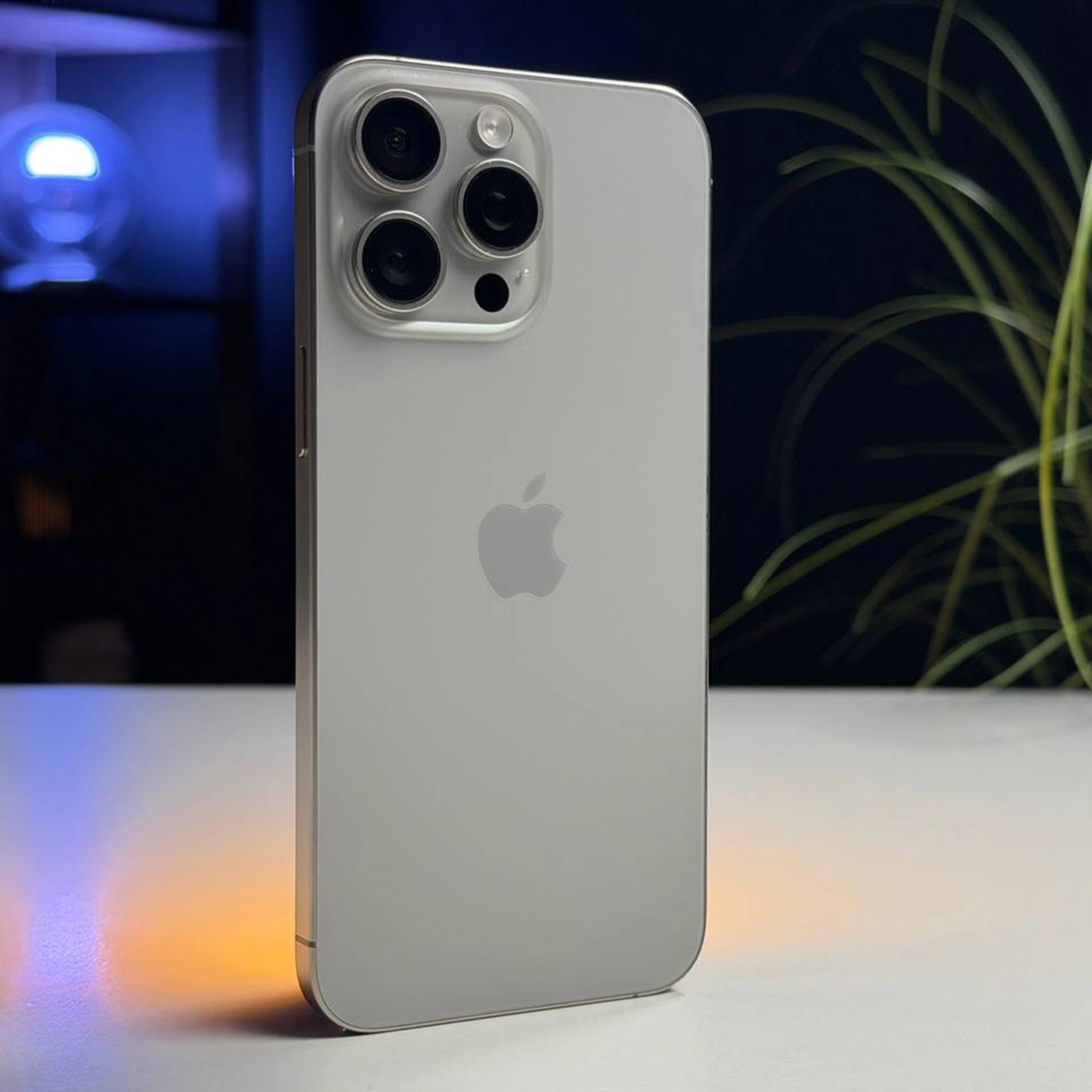 ВЖИВАНИЙ Б/У Apple iPhone 15 Pro Max 256GB Natural Titanium (MU793) - Стан: гарний | Акумулятор: 89% | Комплектація: iPhone, кабель | Гарантія: 3 міс.