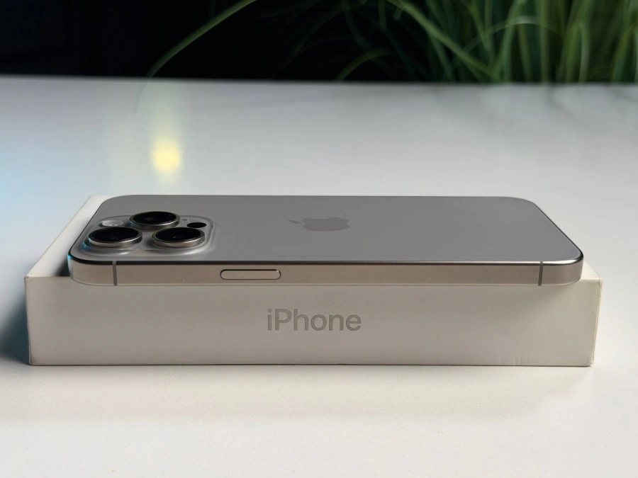 ВЖИВАНИЙ Б/У Apple iPhone 15 Pro Max 256GB Natural Titanium (MU793) - Стан: гарний | Акумулятор: 100% | Комплектація: повний | Гарантія: 3 міс.