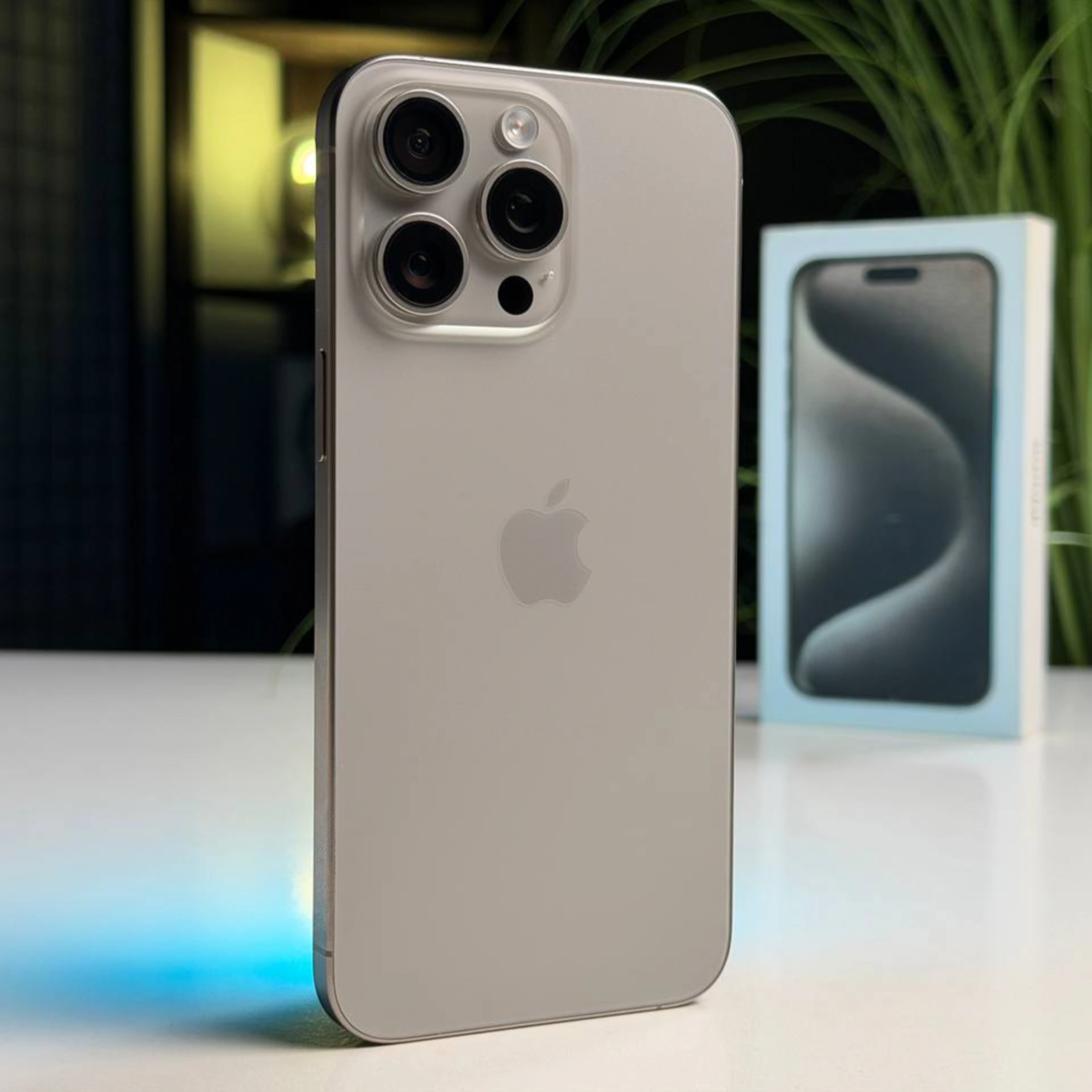 ВЖИВАНИЙ Б/У Apple iPhone 15 Pro Max 256GB Natural Titanium (MU793) - Стан: гарний | Акумулятор: 100% | Комплектація: повний | Гарантія: 3 міс.