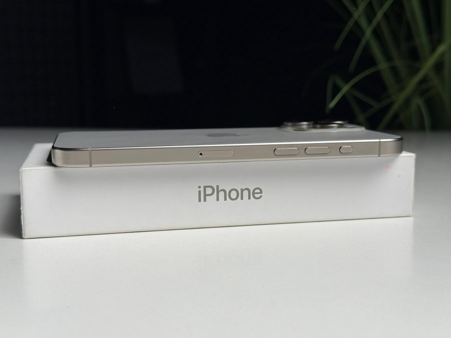 ВЖИВАНИЙ Б/У Apple iPhone 15 Pro Max 256GB Natural Titanium (MU793) - Состояние: хороший | Аккумулятор: 100% | Комплектация: полный | Гарантия: 3 мес.
