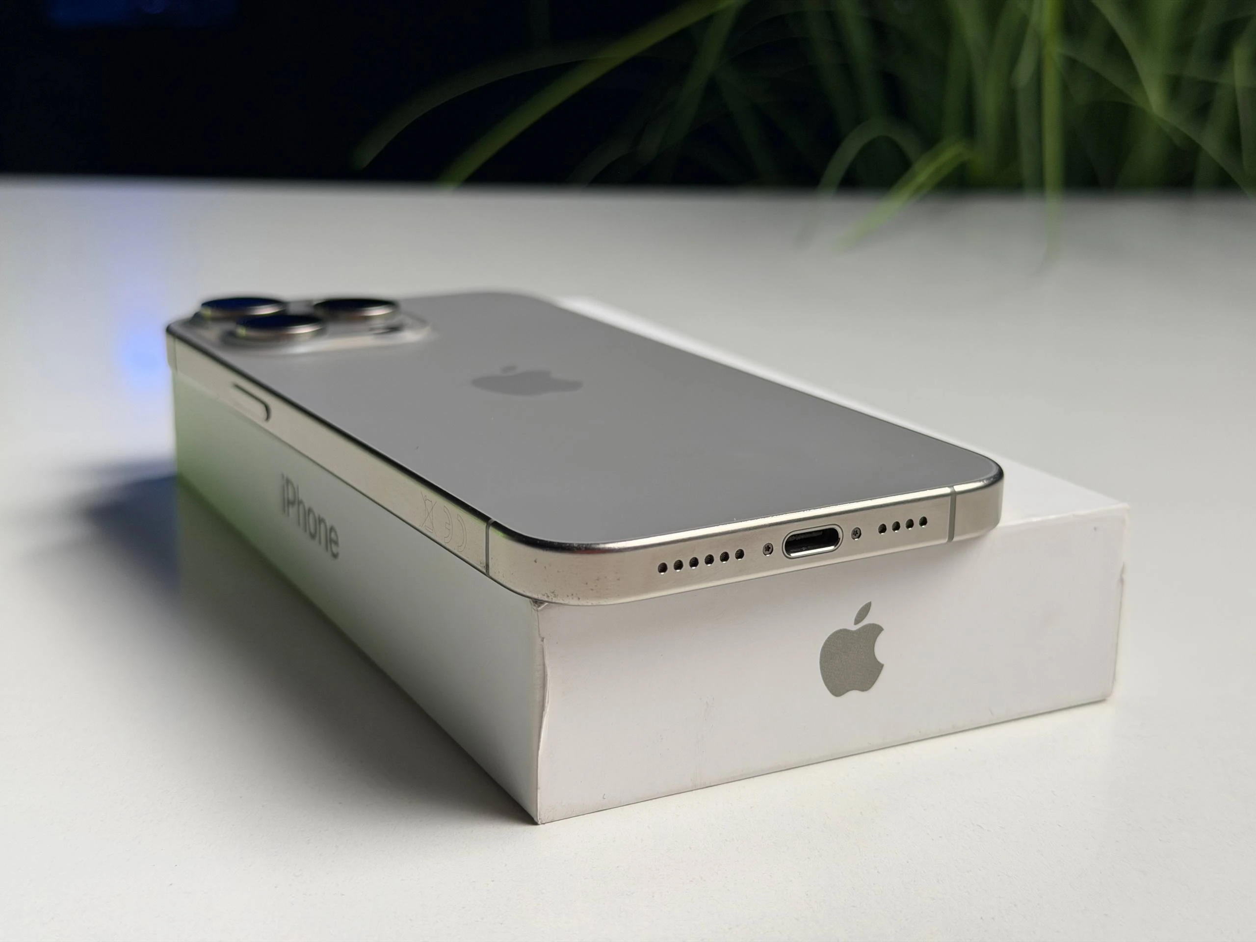 ВЖИВАНИЙ Б/У Apple iPhone 15 Pro Max 512GB Natural Titanium (MU7E3) - Состояние: хороший | Аккумулятор: 100% | Комплектация: полный | Гарантия: 3 мес.