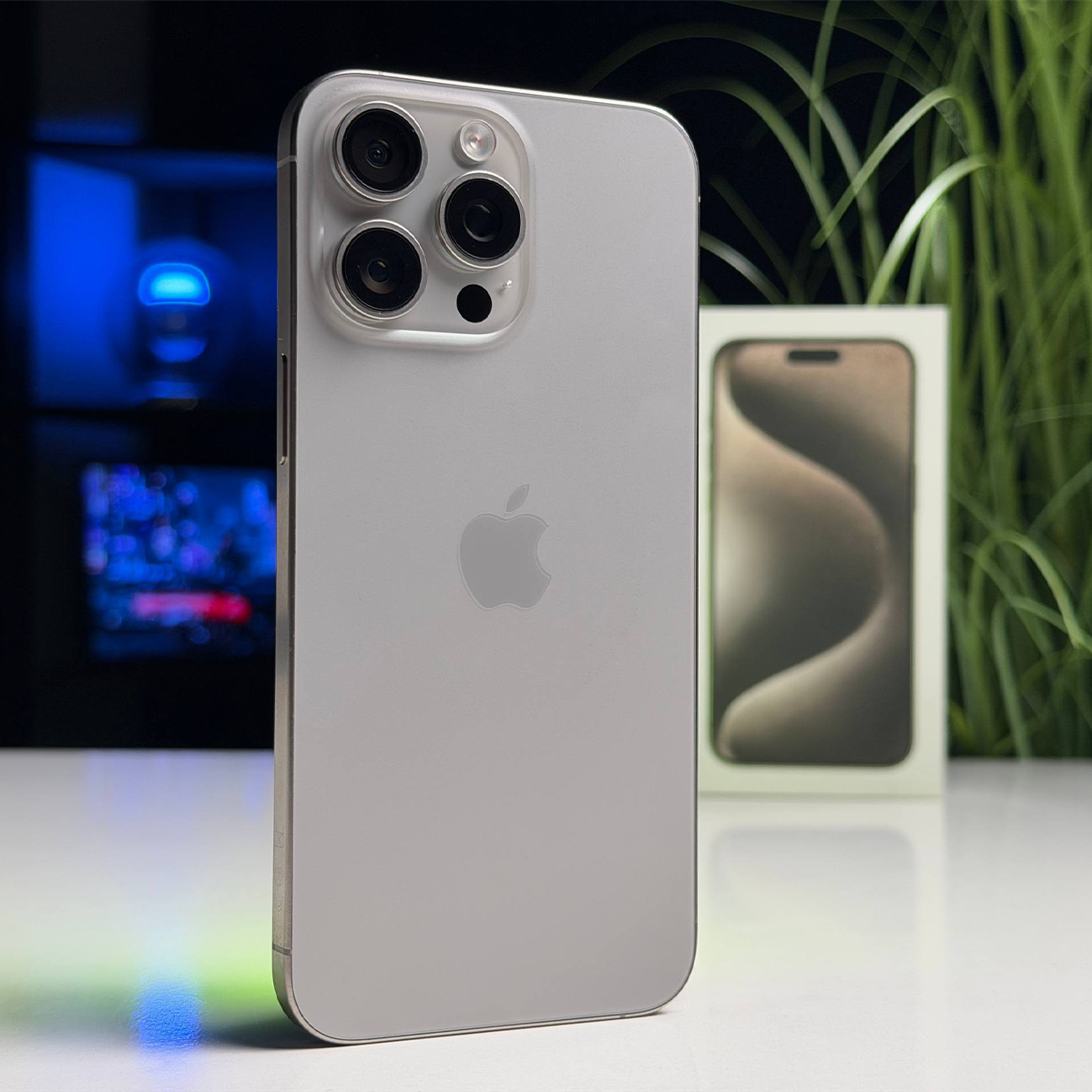 ВЖИВАНИЙ Б/У Apple iPhone 15 Pro Max 512GB Natural Titanium (MU7E3) - Состояние: хороший | Аккумулятор: 100% | Комплектация: полный | Гарантия: 3 мес.