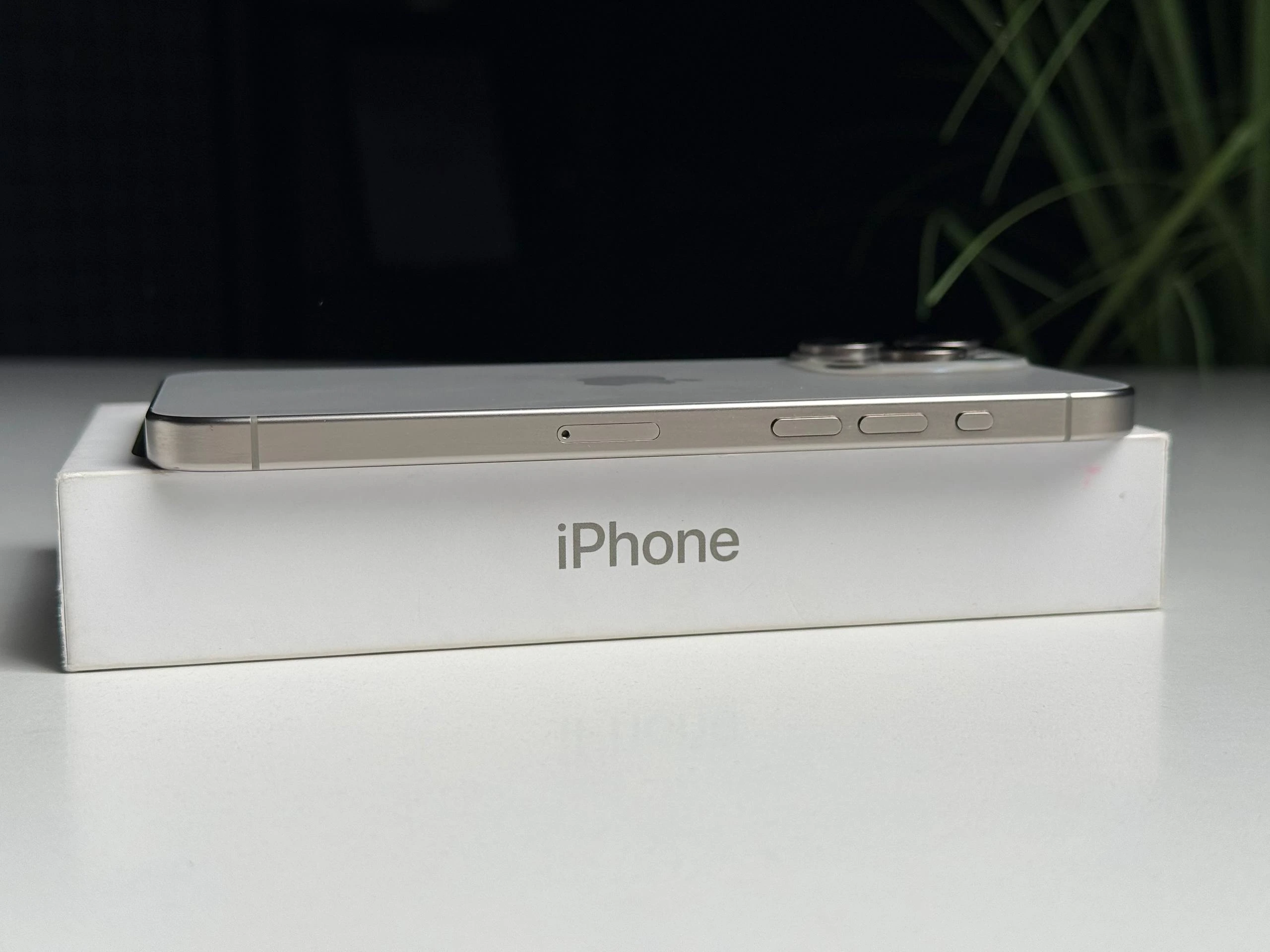 ВЖИВАНИЙ Б/У Apple iPhone 15 Pro Max 512GB Natural Titanium (MU7E3) - Состояние: хороший | Аккумулятор: 100% | Комплектация: полный | Гарантия: 3 мес.