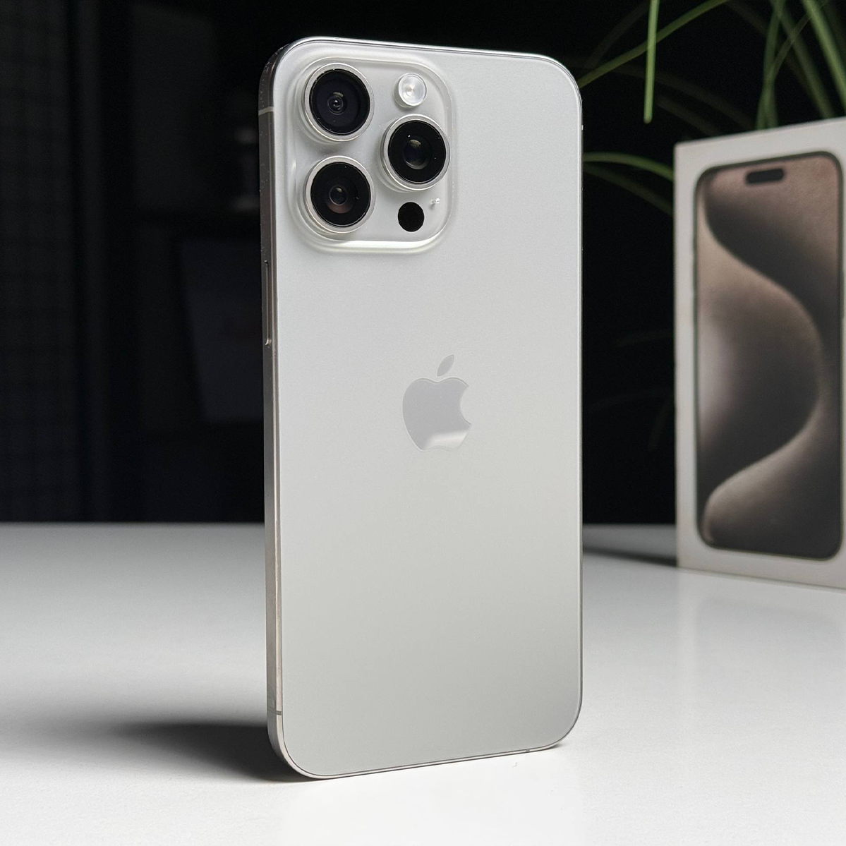 ВЖИВАНИЙ Б/У Apple iPhone 15 Pro Max 512GB Natural Titanium (MU7E3) - Состояние: хороший | Аккумулятор: 100% | Комплектация: полный | Гарантия: 3 мес.
