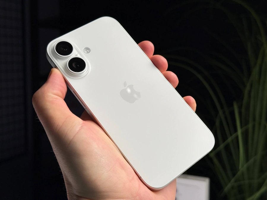 ВЖИВАНИЙ Б/У Apple iPhone 16 128GB White (MYE93) - Состояние: хороший | Аккумулятор: 100% | Комплектация: полный | Гарантия: 3 мес.