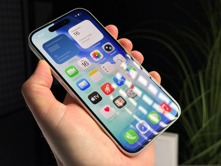ВЖИВАНИЙ Б/У Apple iPhone 16 128GB White (MYE93) - Состояние: хороший | Аккумулятор: 100% | Комплектация: полный | Гарантия: 3 мес.