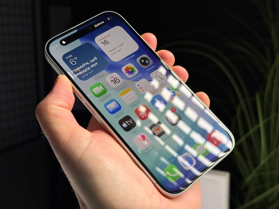 ВЖИВАНИЙ Б/У Apple iPhone 16 128GB White (MYE93) - Состояние: хороший | Аккумулятор: 100% | Комплектация: полный | Гарантия: 3 мес.
