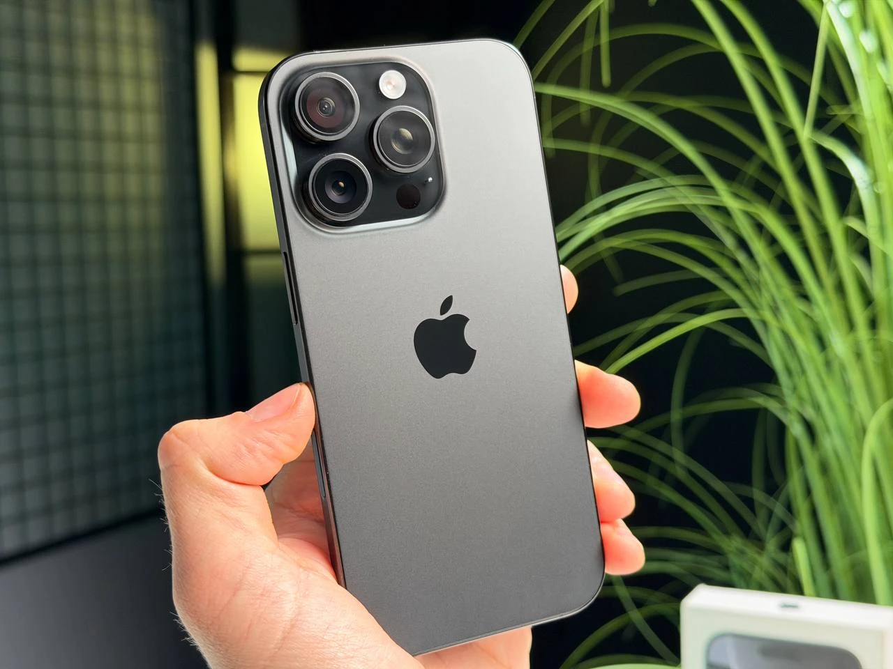 ВЖИВАНИЙ Б/У Apple iPhone 16 Pro 128GB Black Titanium (MYND3) - Стан: гарний | Акумулятор: 94% | Комплектація: повний | Гарантія: 3 міс.