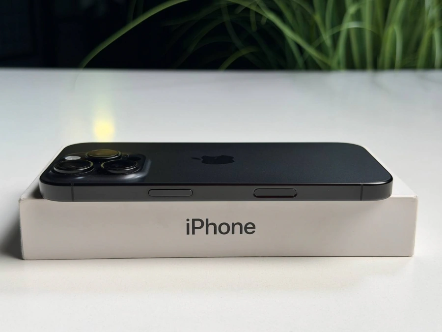 ВЖИВАНИЙ Б/У Apple iPhone 16 Pro 128GB Black Titanium (MYND3) - Стан: гарний | Акумулятор: 94% | Комплектація: повний | Гарантія: 3 міс.