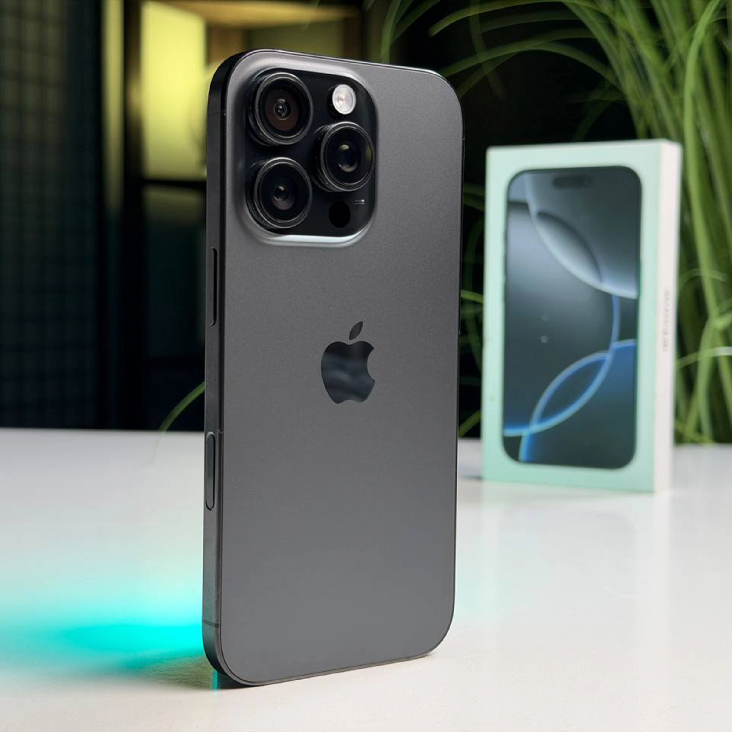 ВЖИВАНИЙ Б/У Apple iPhone 16 Pro 128GB Black Titanium (MYND3) - Стан: гарний | Акумулятор: 94% | Комплектація: повний | Гарантія: 3 міс.