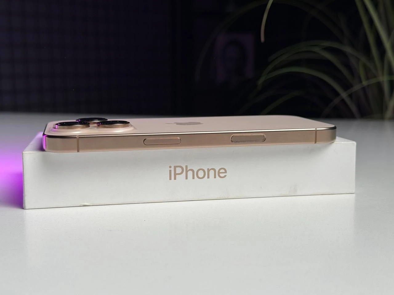 ВЖИВАНИЙ Б/У Apple iPhone 16 Pro 256GB Desert Titanium (MYNK3) - Состояние: идеальный | Аккумулятор: 91% | Комплектация: полный | Гарантия: 3 мес.