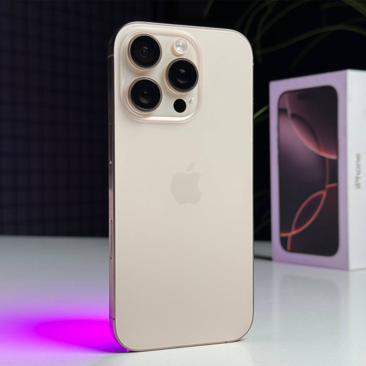 ВЖИВАНИЙ Б/У Apple iPhone 16 Pro 256GB Desert Titanium (MYNK3) - Стан: ідеальний | Акумулятор: 93% | Комплектація: повний | Гарантія: 3 міс.