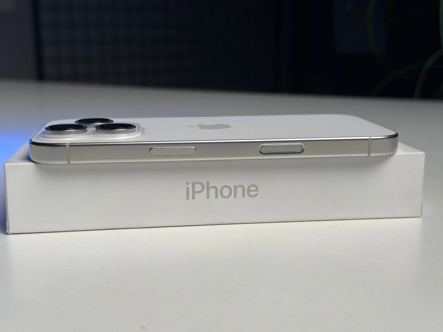 ВЖИВАНИЙ Б/У Apple iPhone 16 Pro 256GB White Titanium (MYNJ3) - Состояние: хороший | Аккумулятор: 100% | Комплектация: полный | Гарантия: 3 мес.