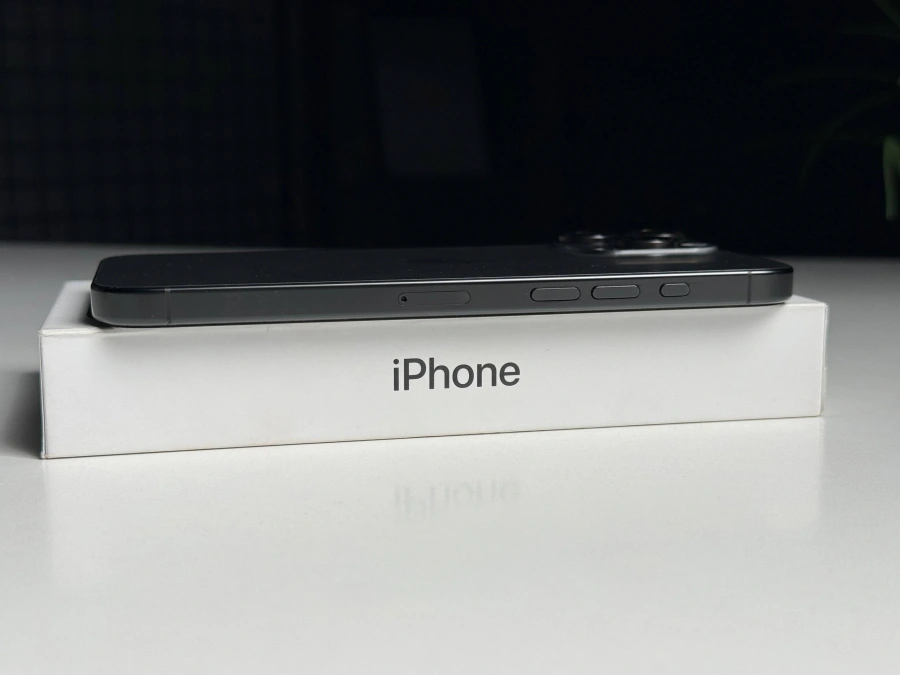 ВЖИВАНИЙ Б/У Apple iPhone 16 Pro Max 256GB Black Titanium (MYWV3) - Стан: гарний | Акумулятор: 89% | Комплектація: повний | Гарантія: 3 міс.