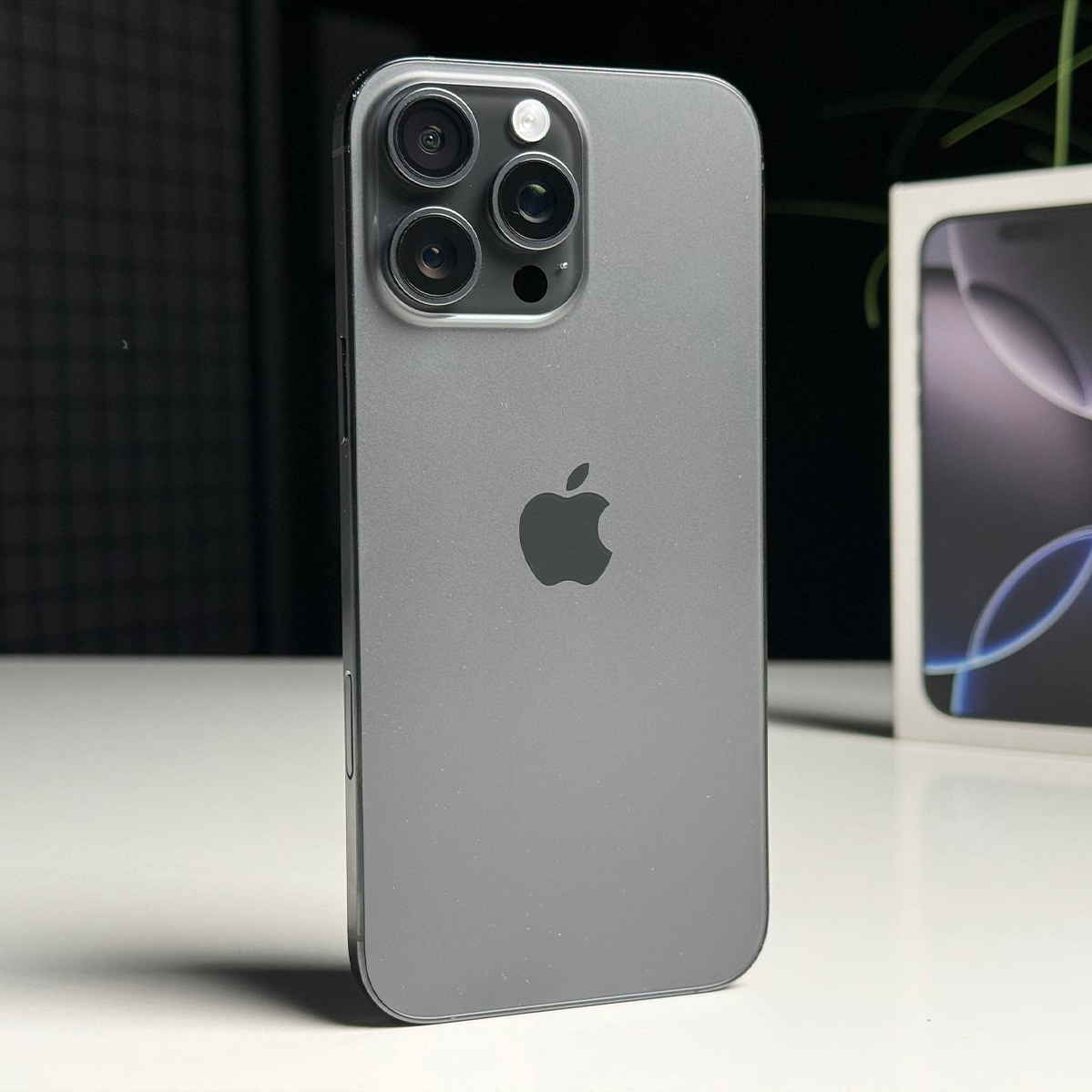 ВЖИВАНИЙ Б/У Apple iPhone 16 Pro Max 256GB Black Titanium (MYWV3) - Стан: гарний | Акумулятор: 89% | Комплектація: повний | Гарантія: 3 міс.