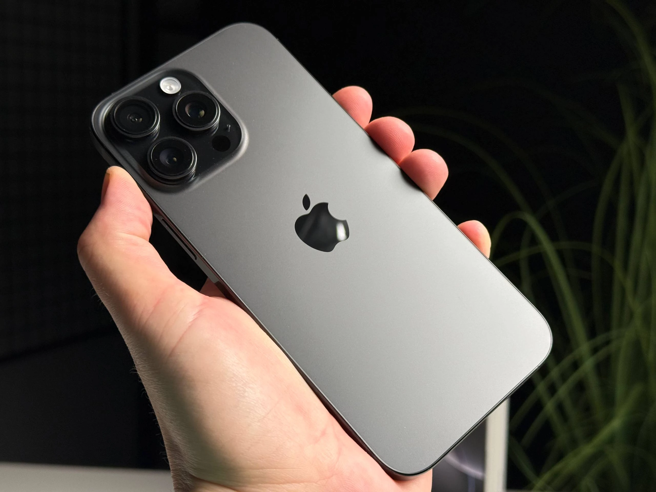 ВЖИВАНИЙ Б/У Apple iPhone 16 Pro Max 256GB Black Titanium (MYWV3) - Стан: гарний | Акумулятор: 96% | Комплектація: повний | Гарантія: 3 міс.