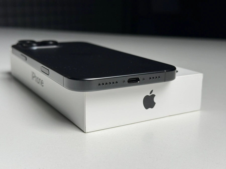 ВЖИВАНИЙ Б/У Apple iPhone 16 Pro Max 256GB Black Titanium (MYWV3) - Стан: гарний | Акумулятор: 96% | Комплектація: повний | Гарантія: 3 міс.