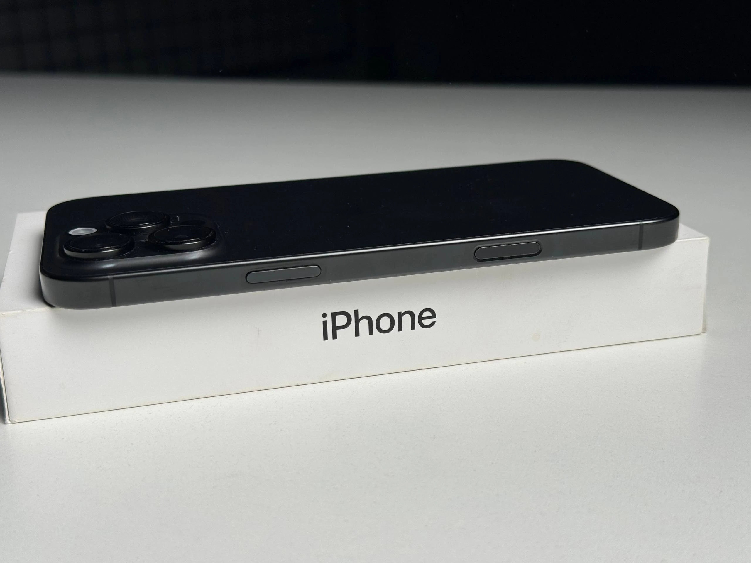 ВЖИВАНИЙ Б/У Apple iPhone 16 Pro Max 256GB Black Titanium (MYWV3) - Стан: гарний | Акумулятор: 91% | Комплектація: повний | Гарантія: 3 міс.