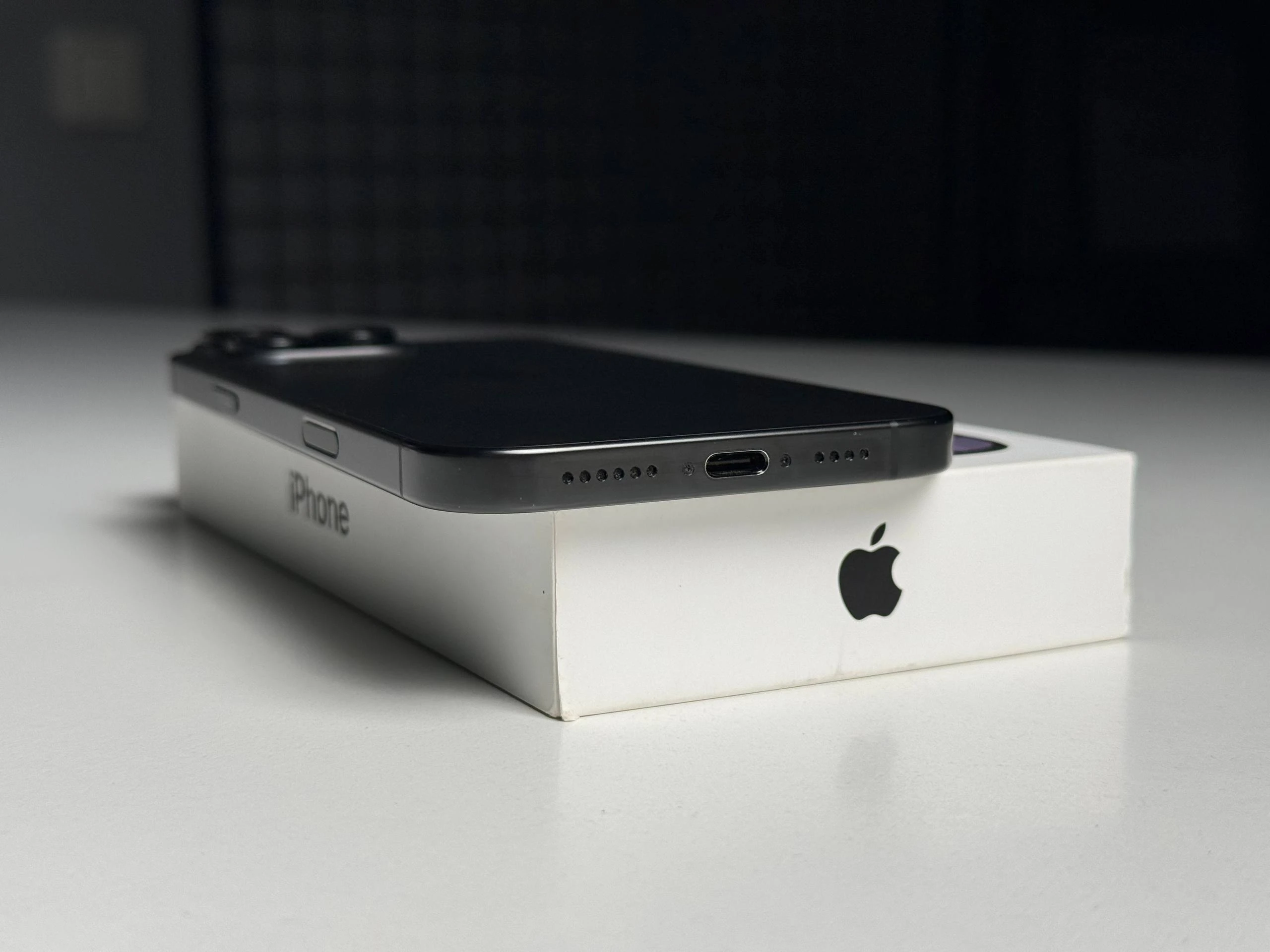 ВЖИВАНИЙ Б/У Apple iPhone 16 Pro Max 256GB Black Titanium (MYWV3) - Стан: гарний | Акумулятор: 91% | Комплектація: повний | Гарантія: 3 міс.