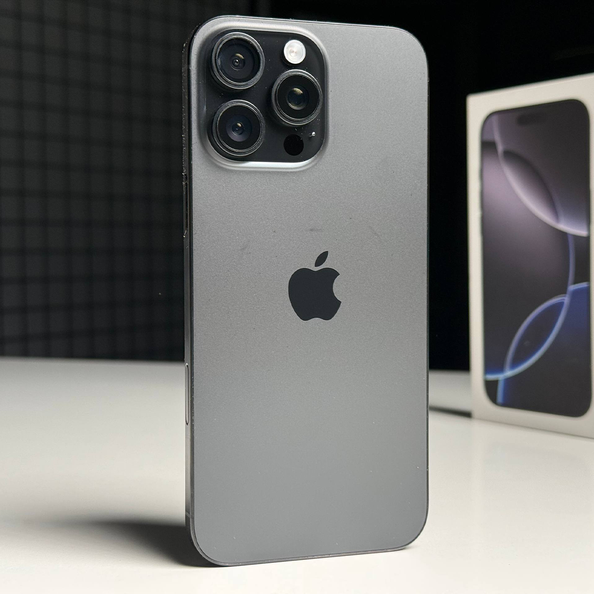 ВЖИВАНИЙ Б/У Apple iPhone 16 Pro Max 256GB Black Titanium (MYWV3) - Стан: гарний | Акумулятор: 91% | Комплектація: повний | Гарантія: 3 міс.