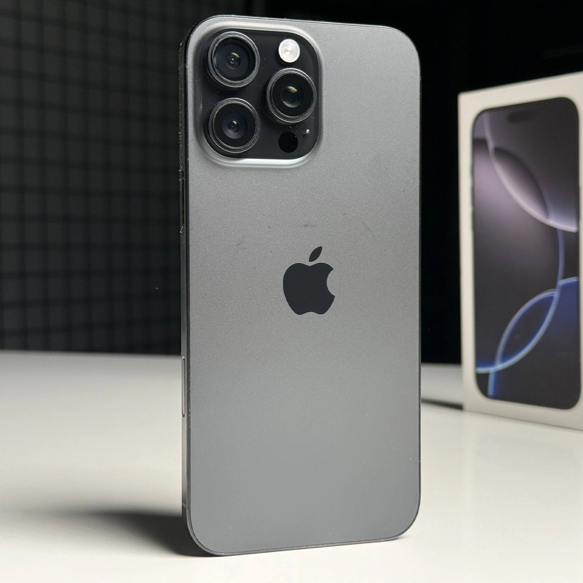 ВЖИВАНИЙ Б/У Apple iPhone 16 Pro Max 256GB Black Titanium (MYWV3) - Стан: гарний | Акумулятор: 91% | Комплектація: повний | Гарантія: 3 міс.