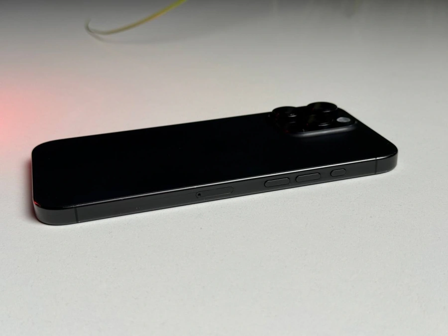 ВЖИВАНИЙ Б/У Apple iPhone 16 Pro Max 256GB Black Titanium (MYWV3) - Состояние: хороший | Аккумулятор: 100% | Комплектация: полный | Гарантия: 3 мес.