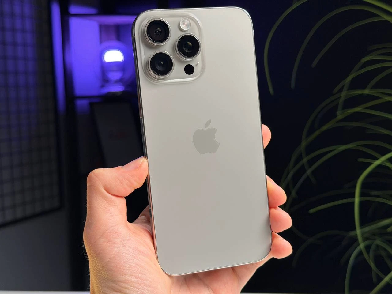 ВЖИВАНИЙ Б/У Apple iPhone 16 Pro Max 512GB Natural Titanium (MYX33) - Стан: гарний | Акумулятор: 95% | Комплектація: iPhone, кабель | Гарантія: 3 міс.