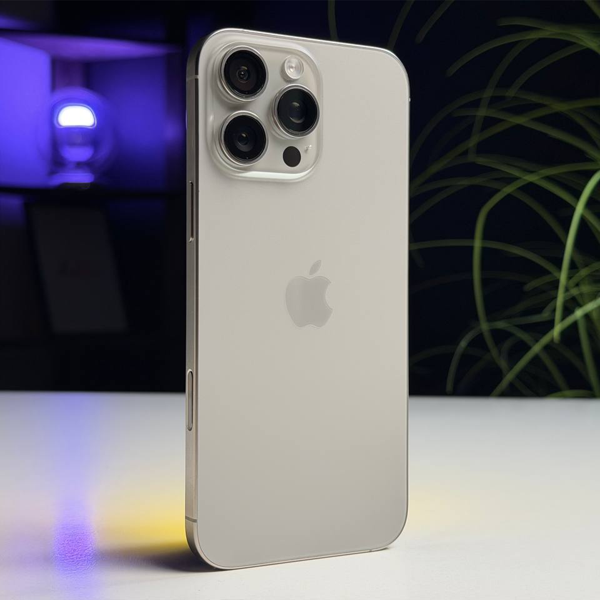 ВЖИВАНИЙ Б/У Apple iPhone 16 Pro Max 512GB Natural Titanium (MYX33) - Стан: гарний | Акумулятор: 95% | Комплектація: iPhone, кабель | Гарантія: 3 міс.