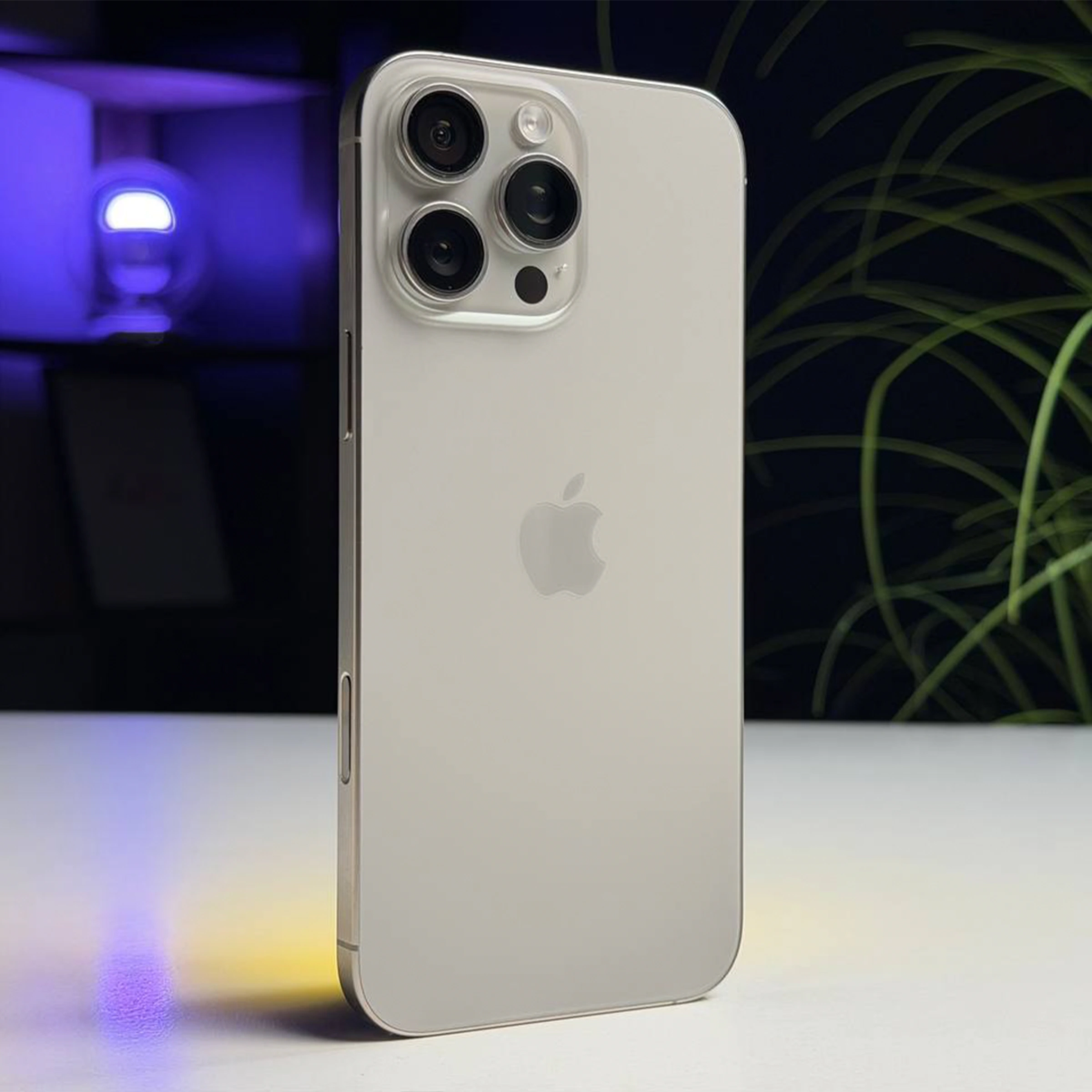 ВЖИВАНИЙ Б/У Apple iPhone 16 Pro Max 512GB Natural Titanium (MYX33) - Стан: гарний | Акумулятор: 95% | Комплектація: iPhone, кабель | Гарантія: 3 міс.