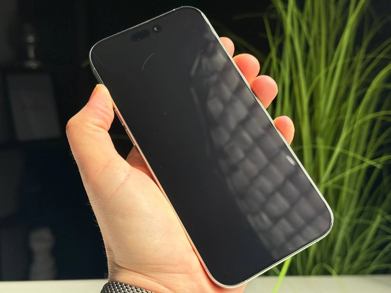 ВЖИВАНИЙ Б/У Apple iPhone 16 Pro Max 512GB Natural Titanium (MYX33) - Стан: задовільний | Акумулятор: 92% | Комплектація: iPhone, кабель | Гарантія: 3 міс.