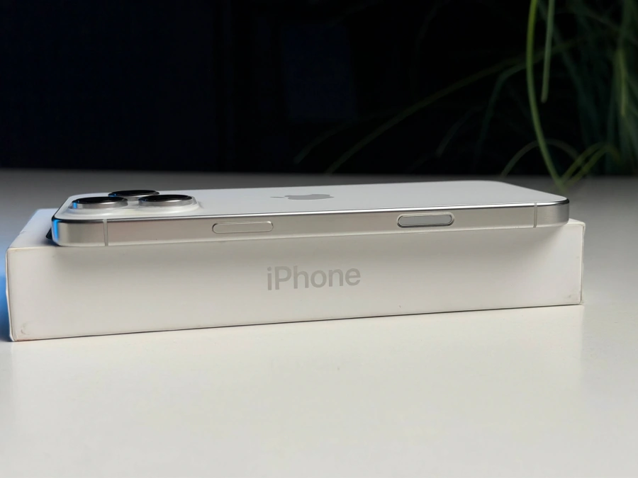 ВЖИВАНИЙ Б/У Apple iPhone 16 Pro Max 512GB White Titanium (MYX13) - Стан: гарний | Акумулятор: 96% | Комплектація: повний | Гарантія: 3 міс.