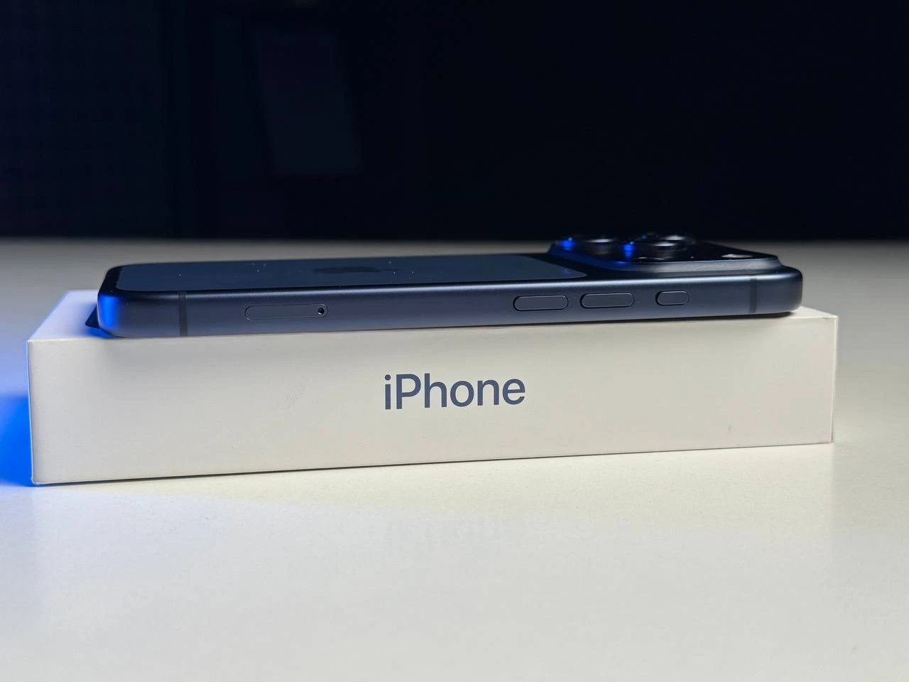 ВІТРИННИЙ Apple iPhone 17 Pro 256GB Deep Blue (MG8J4) - Стан: ідеальний | Акумулятор: 100% | Комплектація: повний | Гарантія: 6 міс.