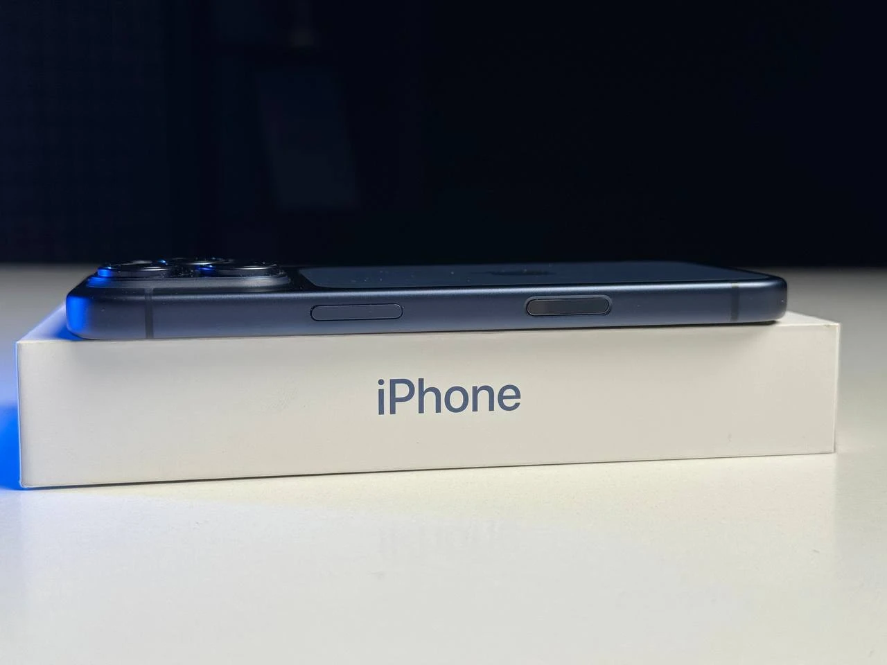 ВІТРИННИЙ Apple iPhone 17 Pro 256GB Deep Blue (MG8J4) - Стан: ідеальний | Акумулятор: 100% | Комплектація: повний | Гарантія: 6 міс.