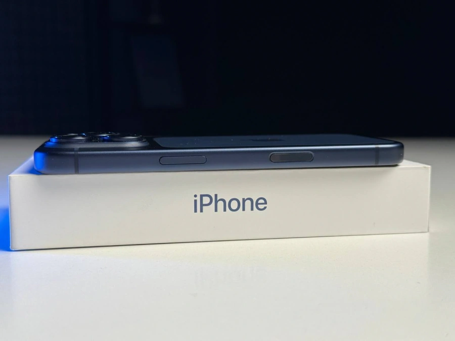 ВІТРИННИЙ Apple iPhone 17 Pro 256GB Deep Blue (MG8J4) - Стан: ідеальний | Акумулятор: 100% | Комплектація: повний | Гарантія: 6 міс.