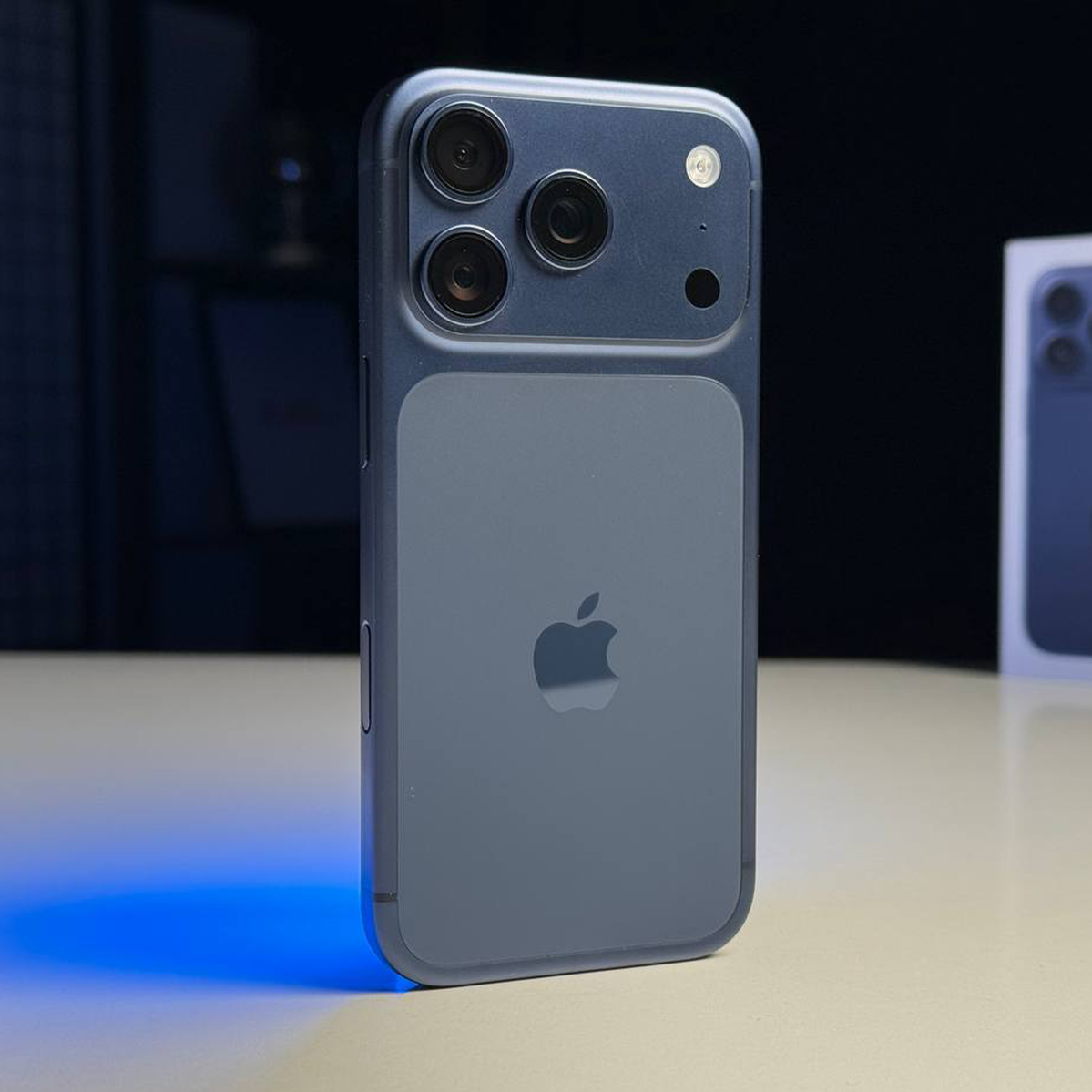 ВІТРИННИЙ Apple iPhone 17 Pro 256GB Deep Blue (MG8J4) - Стан: ідеальний | Акумулятор: 100% | Комплектація: повний | Гарантія: 6 міс.