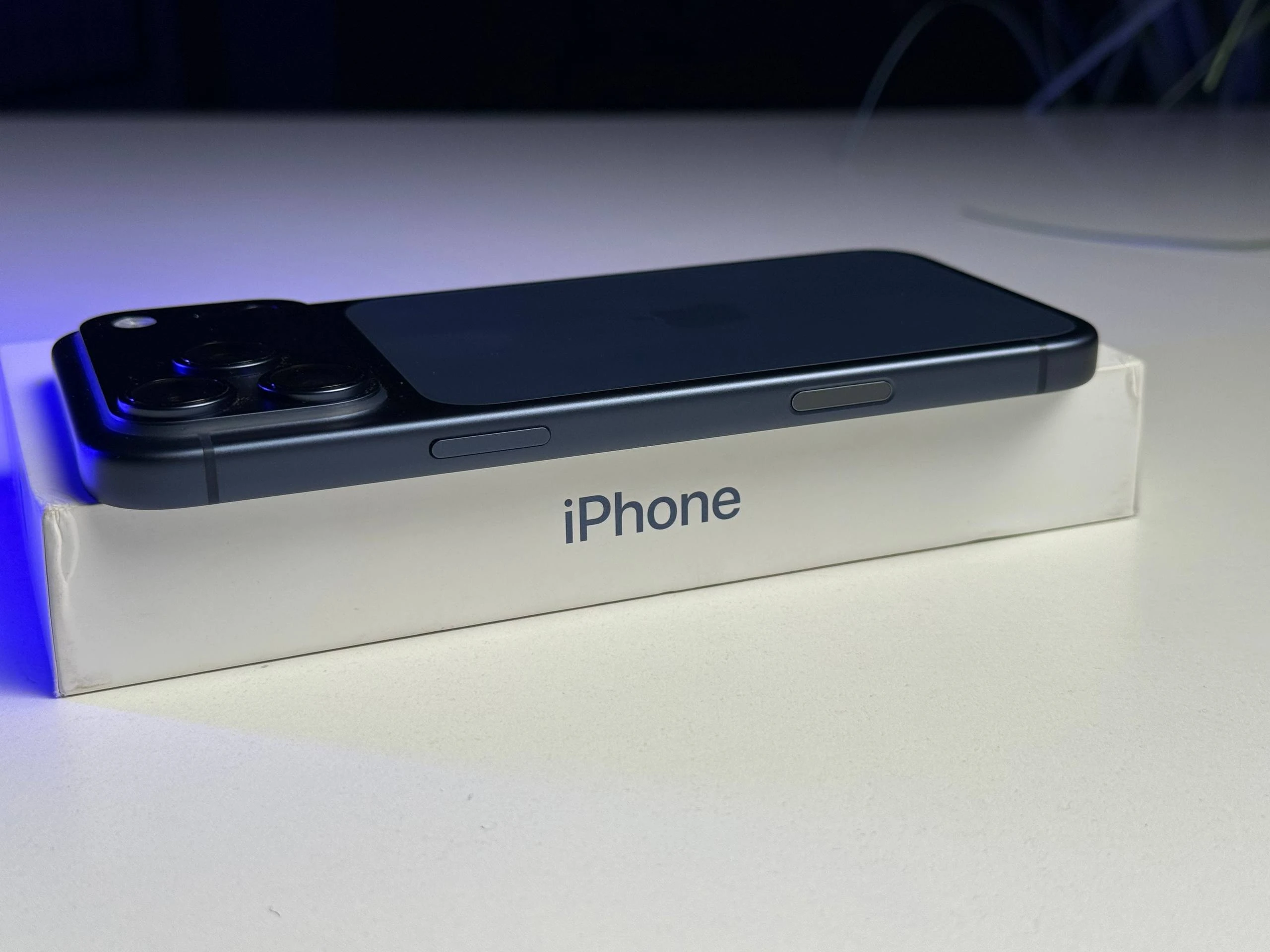 OPEN BOX Apple iPhone 17 Pro Max 256GB Deep Blue (MFYP4) - Стан: ідеальний | Акумулятор: 100% | Комплектація: повний | Гарантія: 3 міс.