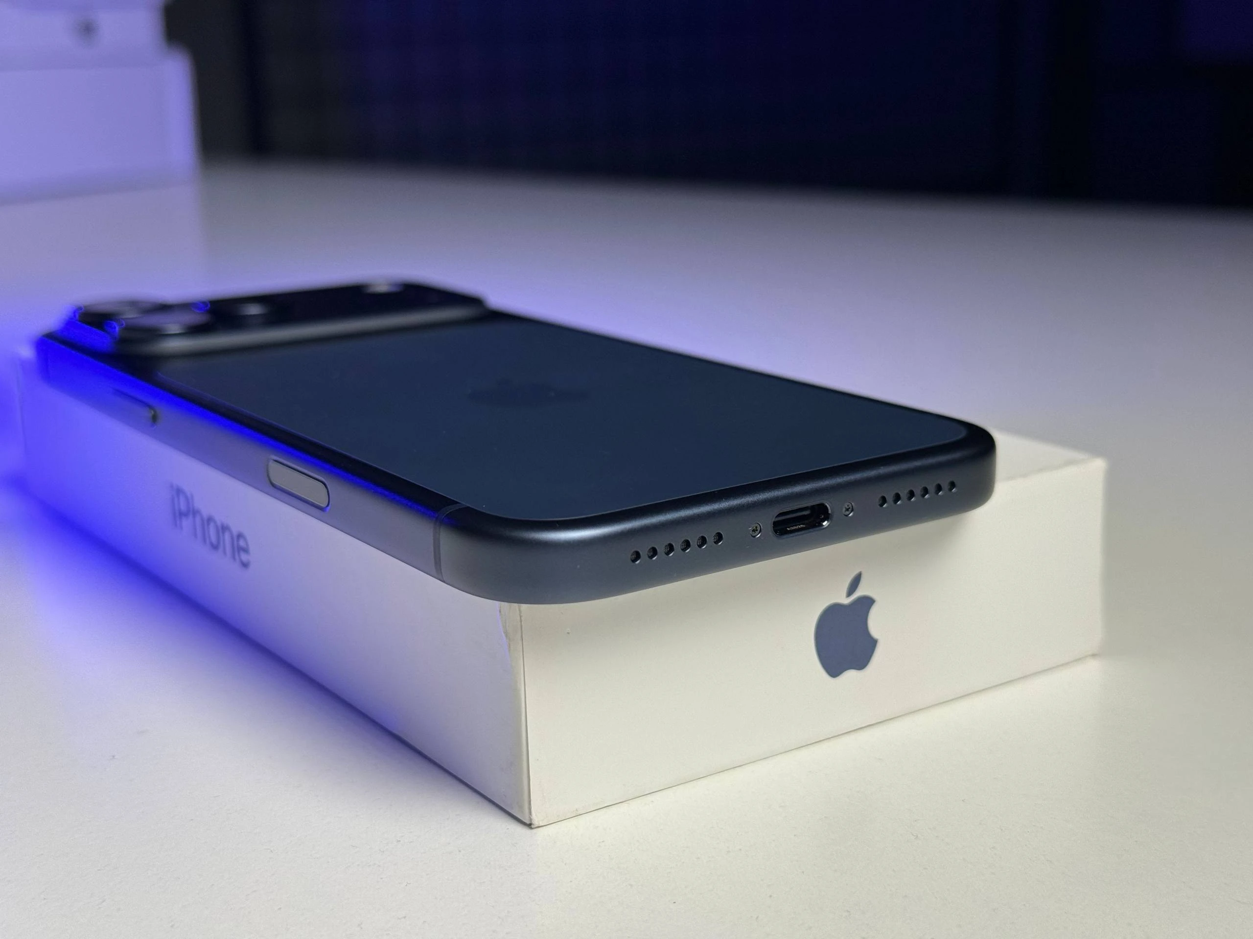 OPEN BOX Apple iPhone 17 Pro Max 256GB Deep Blue (MFYP4) - Стан: ідеальний | Акумулятор: 100% | Комплектація: повний | Гарантія: 3 міс.