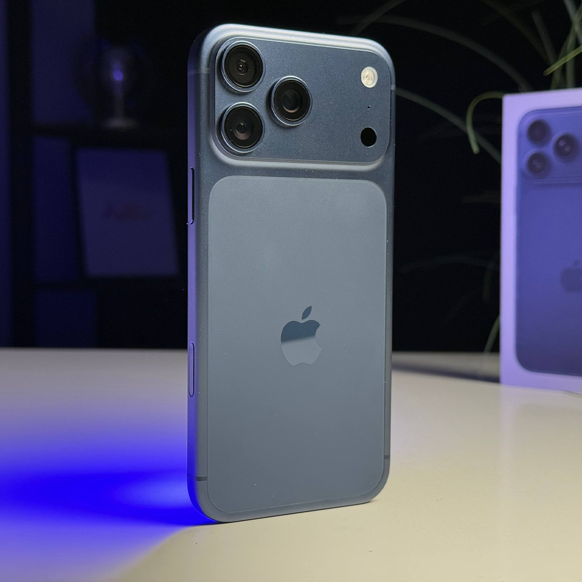 OPEN BOX Apple iPhone 17 Pro Max 256GB Deep Blue (MFYP4) - Стан: ідеальний | Акумулятор: 100% | Комплектація: повний | Гарантія: 3 міс.